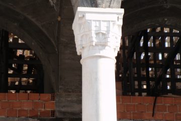 Mukarnaslı Sütun Başlığı 27 Mukarnaslı Sütun Başlığı