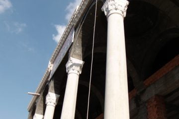 Mukarnaslı Sütun Başlığı 28 Mukarnaslı Sütun Başlığı